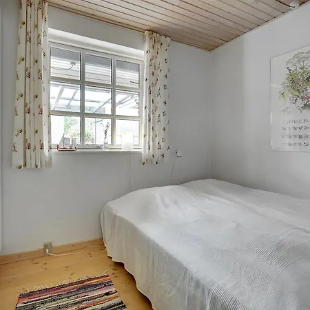 Prázdninový dům Radojka - 75m From The Sea By Interhome *