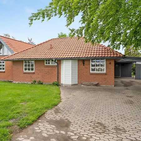 Radojka - 75m From The Sea By Interhome